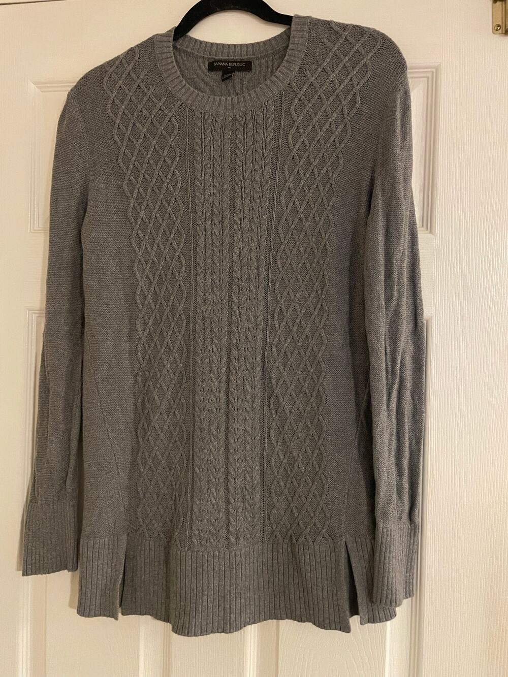 Banana Republic gray cable knit Y2K sweater size XS